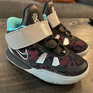 Nike Kyrie size 7 toddler like new!